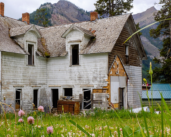 Beartooth Inn, Cooke City, Montana